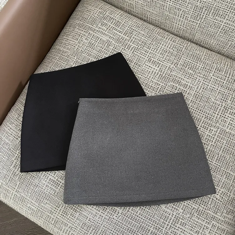 灰色毛呢半身裙女秋冬2025新款包臀A字短裙黑色呢子高腰短款裙子