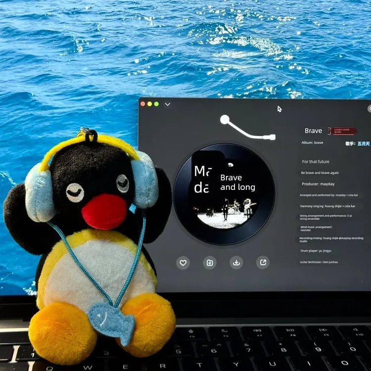 205新款耳机企鹅玩偶公仔挂件听音乐的企鹅可爱卡通我的一天
