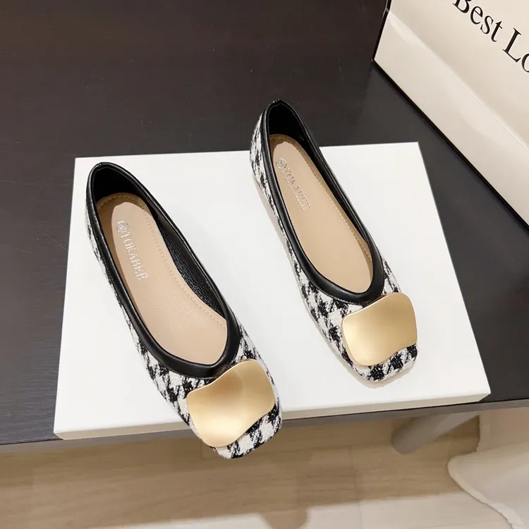 2024春秋季新款鞋子法式温柔晚晚气质百搭粗跟浅口方头低跟单鞋女