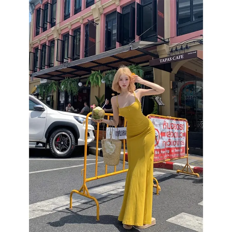 2025夏季新款性感辣妹吊带连衣裙女气质显瘦百搭度假风包臀长裙子