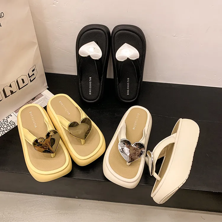 2025夏季新款人字拖爱心钉珠设计厚底软底舒适百搭防滑外穿女拖