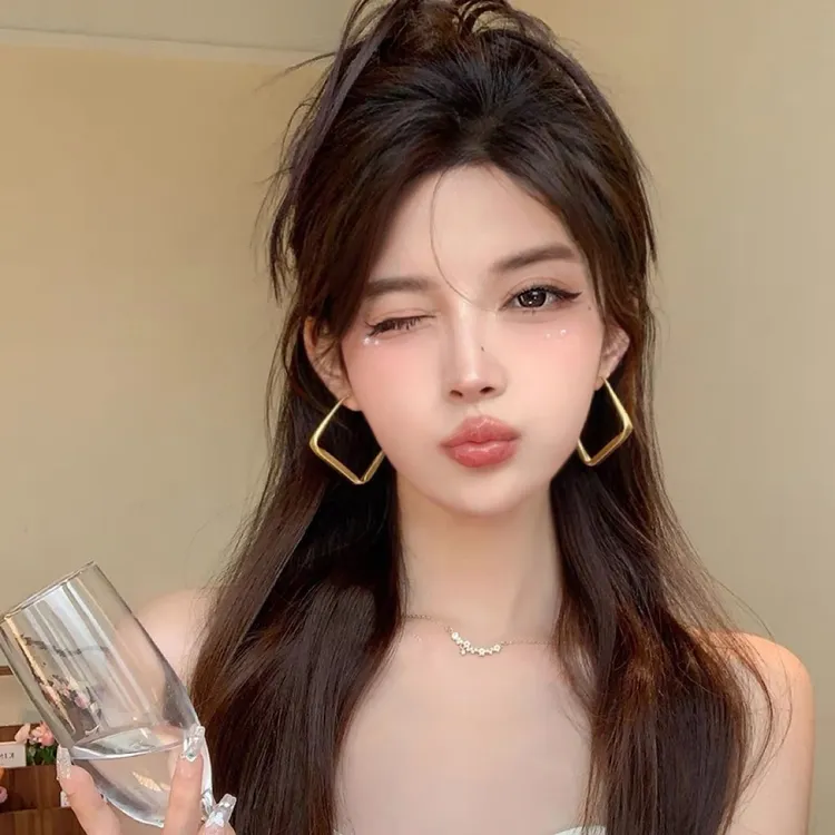 SAPTEFAMOU 铜合金耳饰 轻奢高级感欧美耳环女夸张大气菱形大耳圈