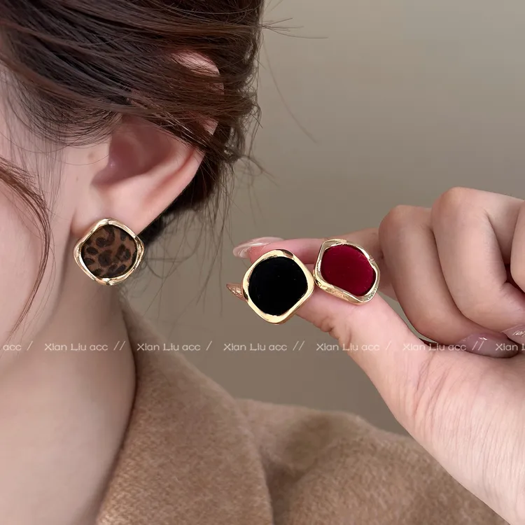铜合金耳饰 秋冬复古方形豹纹耳环女轻奢小众高级感耳钉气质耳饰