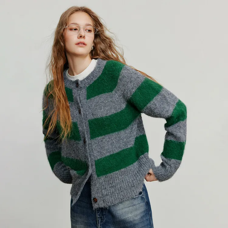 初语冬季毛衣外套女2025秋季新款慵懒风开衫撞色可露丽风条纹外套
