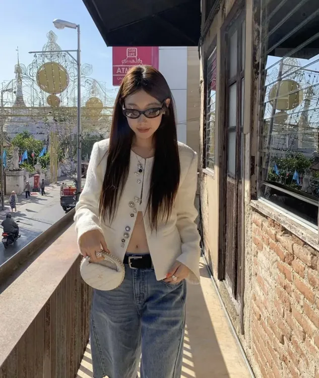 系扣女厚款宽袖秋季纽扣短外套气质设计感短款牛仔