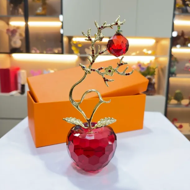 水晶玻璃红色苹果一鹿平安时家居装饰品玄关客厅酒柜乔迁礼品摆件