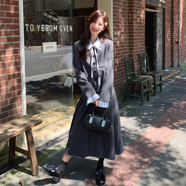 氛围感英伦学院风套装裙女2025年秋季蝴蝶结衬衫百褶半身裙三件套
