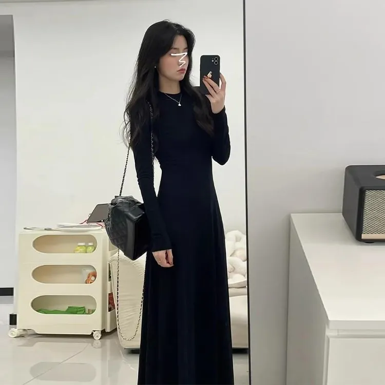 赫本风黑色长袖连衣裙子女秋季配西装外套法式气质收腰修身长裙