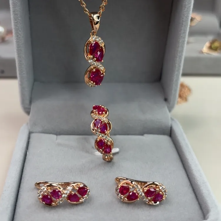 铜合金锆石耳饰 新款麻花卷粉红色耳环