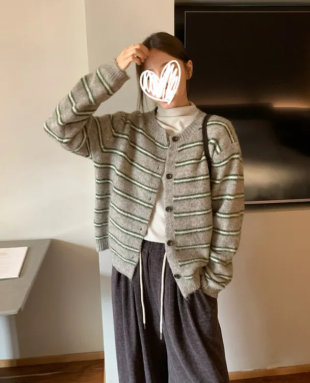 XUANYAN瑄颜韩系复古慵懒风软糯绒感圆领开衫保暖毛衣7083