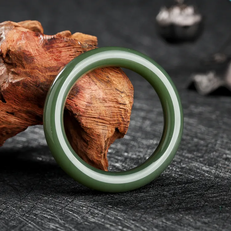 【矿姐珠宝】和田玉手镯时尚百搭多样性发一件