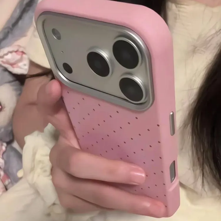 ins风皮质粉满屏粉波点适用iPhone15苹果17手机壳14pro max新款14