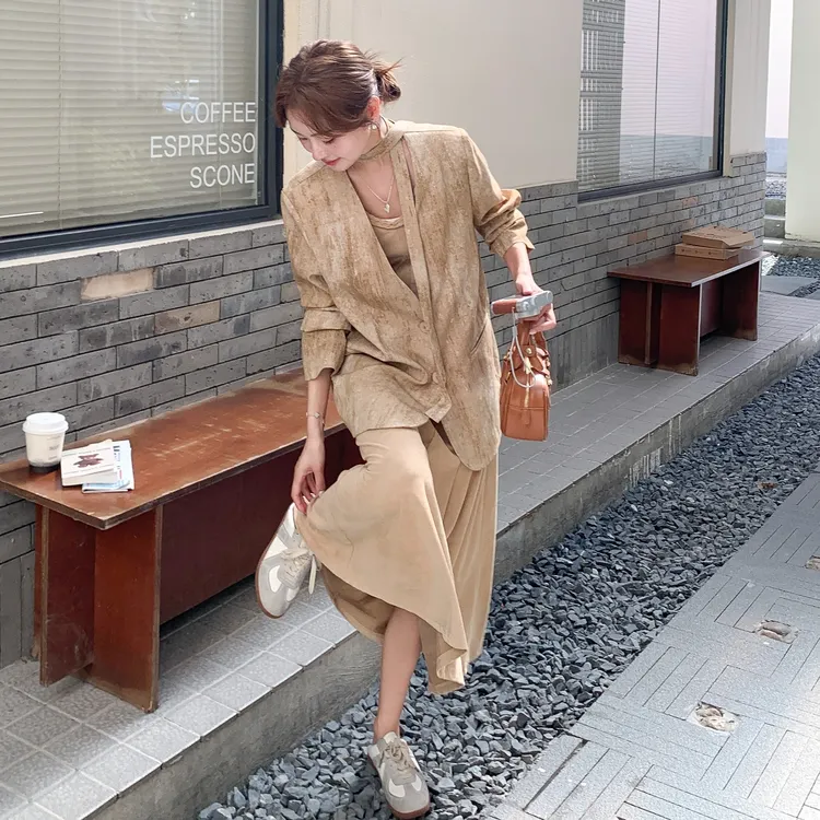 设计感扎染西装套装女2025秋季新款韩系chic西服外套吊带裙两件套