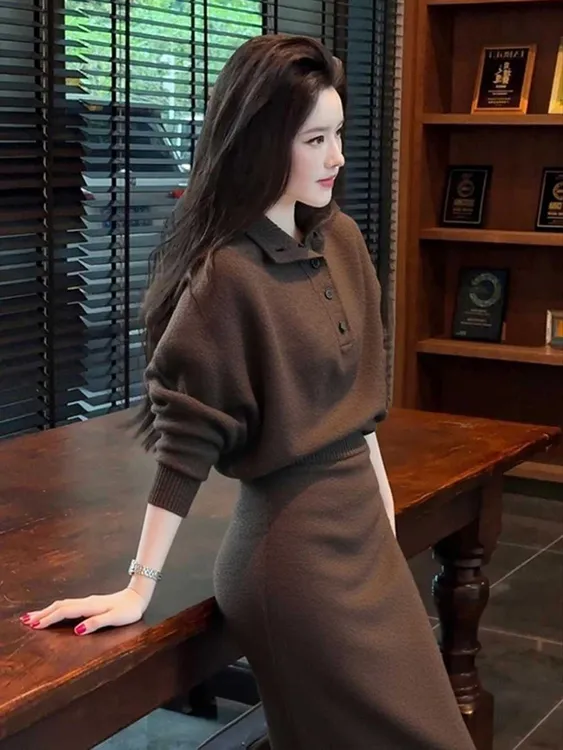 2025秋冬超火轻熟风针织衫轻奢高级感女人味大方得体穿搭棕色毛衣