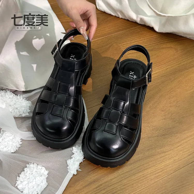 包头罗马凉鞋女夏外穿2025新款厚底粗跟增高编织镂空复古猪笼鞋子