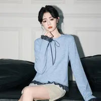 蓝色蝴蝶结长袖T恤女春秋2025秋新款设计感蕾丝拼接圆领打底上衣