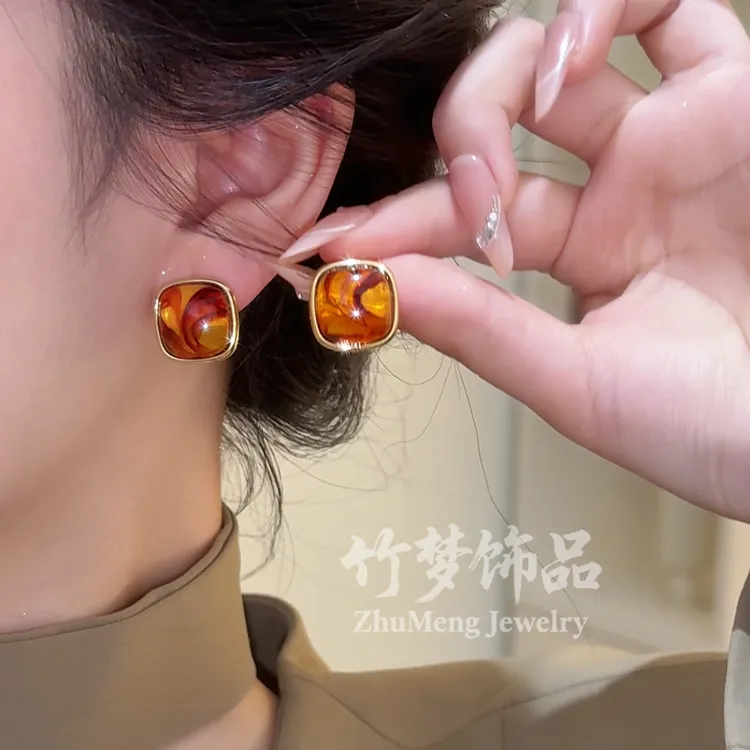 【金珀方塘】耳钉金色包边纹理复古精致狂野个性ES1060
