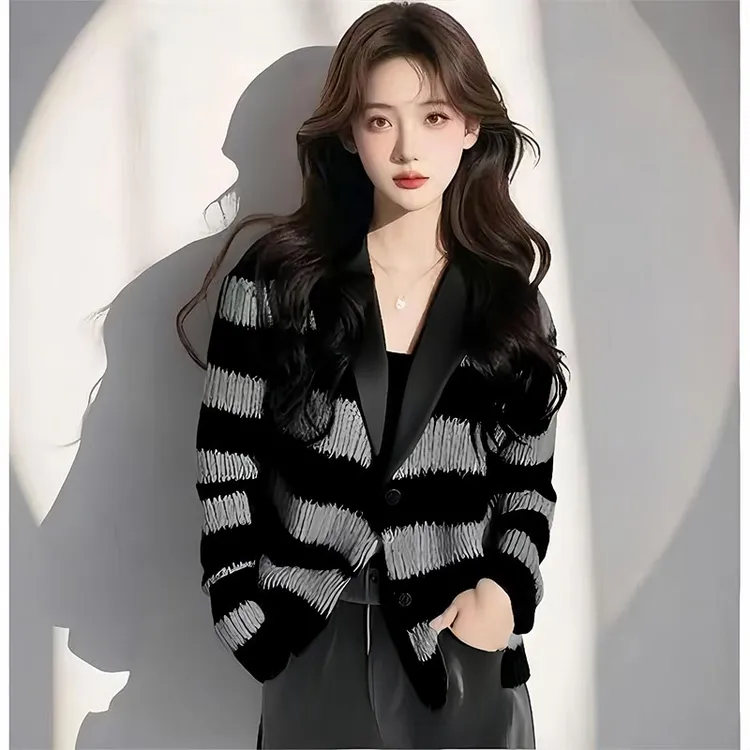 高级感条纹毛衣外套女2025年春秋季新款气质减龄休闲针织开衫上衣