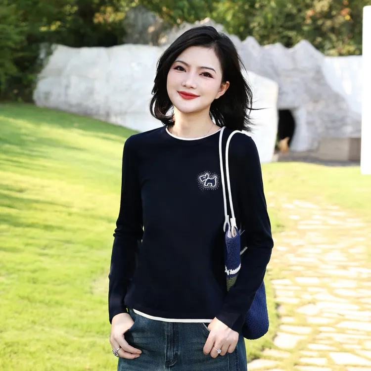 【假两件】阿楠anan全羊毛休闲撞色圆领烫钻刺绣针织衫女秋出游毛衣