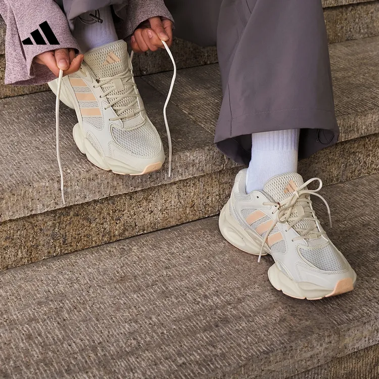 阿迪达斯 轻松鞋 MEGASTRIDE超轻缓震回弹厚底增高老爹鞋 JR6332