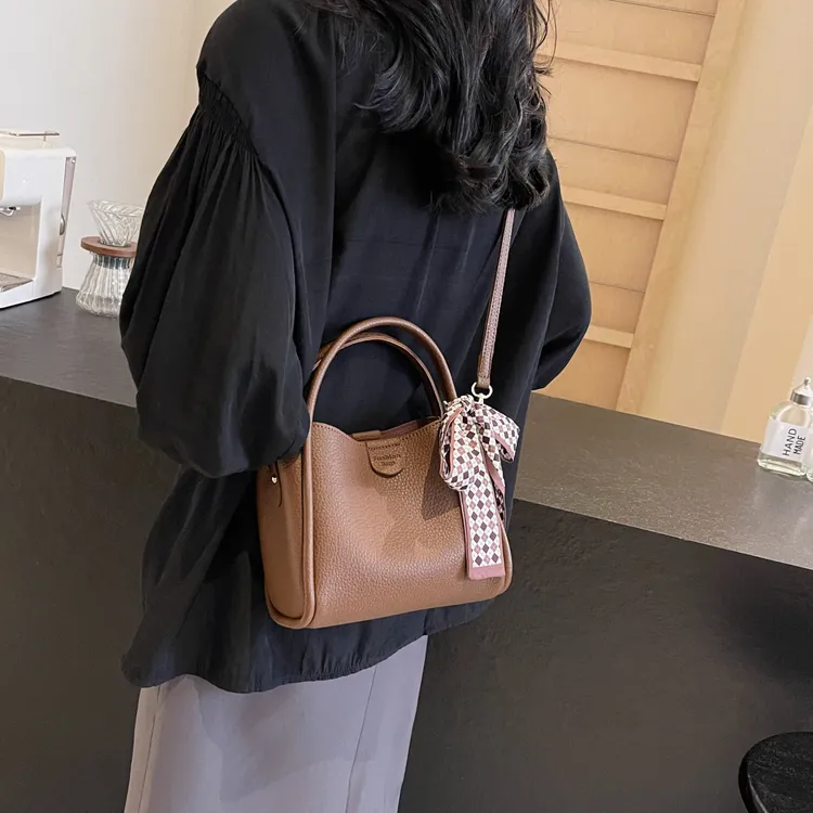 2025年流行女包四季通用荔枝纹手提手提包单肩洋气秋冬托特包包包