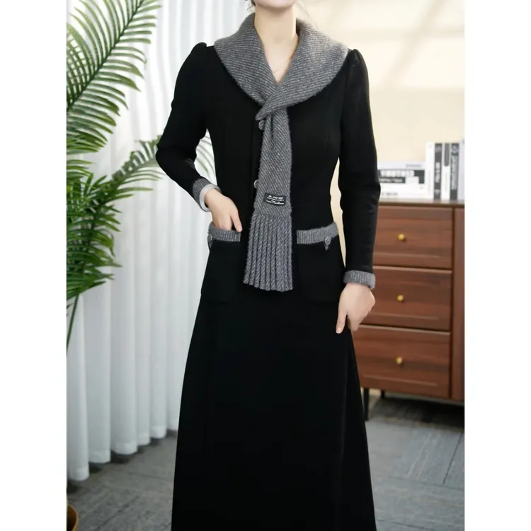 2025秋冬季新款气质高端拼接优雅围巾领连衣裙收腰显瘦中长款裙子