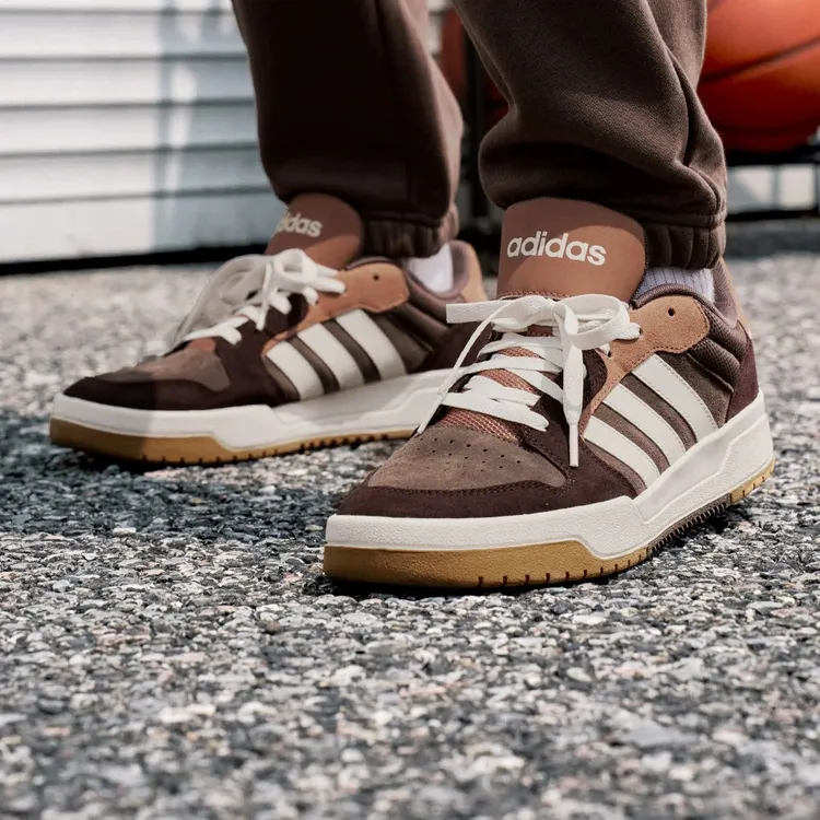 阿迪达斯男鞋秋冬新款棕色复古篮球休闲鞋运动低帮板鞋JR8321