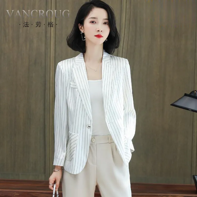 法劳格条纹小西装短外套女2025春装新款休闲缎面长袖修身西服