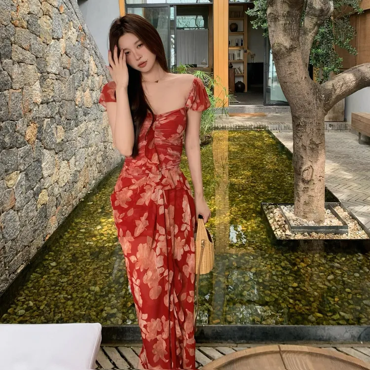 BU PAI轻奢法式复古高级感红色碎花吊带连衣裙女夏季收腰显瘦度爆