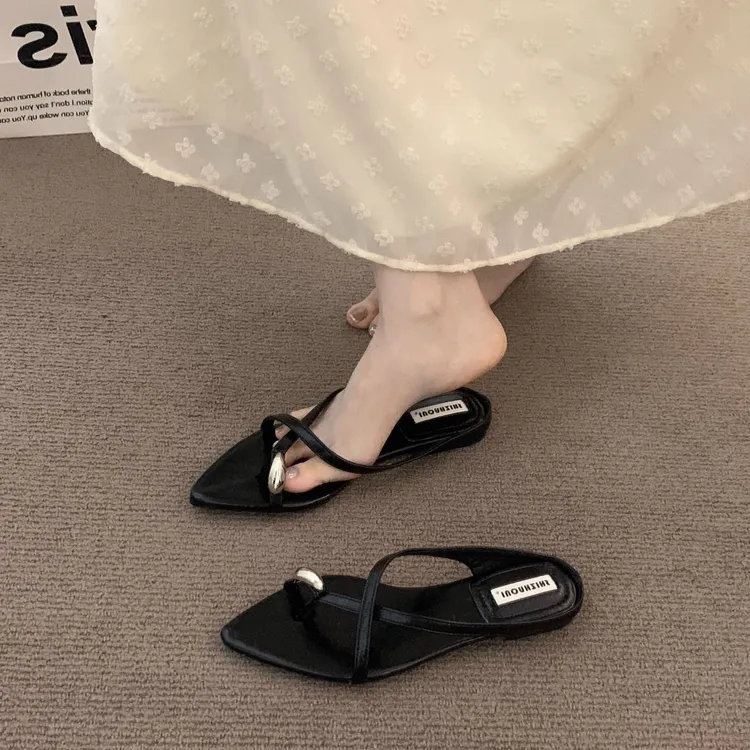 尖头小众法式套趾凉鞋女鞋子2025夏季黑色配裙子度假风沙滩罗马鞋