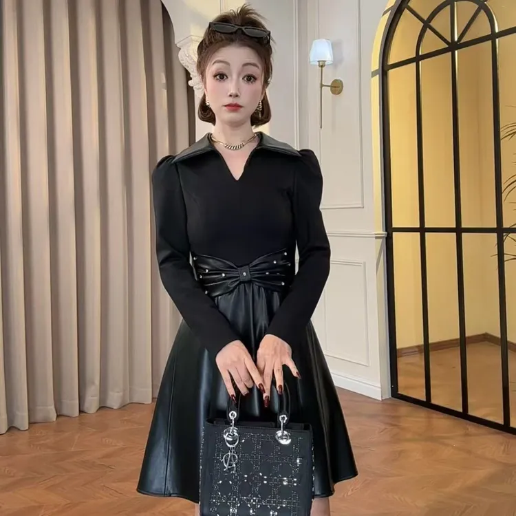 2025秋季新品轻奢小众名媛时尚复古收腰显瘦A字版黑色连衣裙65505