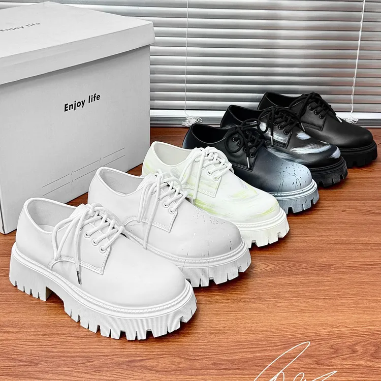 2025秋冬季新款复古板鞋男潮流百搭港风厚底男鞋子潮鞋休闲德比鞋