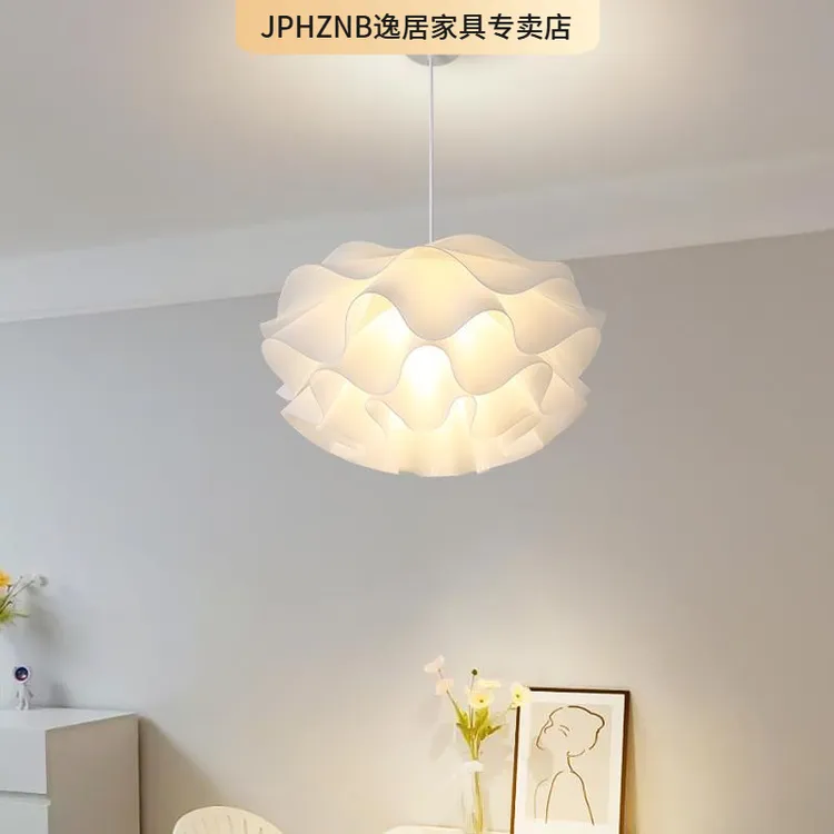 全光谱护眼灯具餐厅花瓣吊灯网红原木风简约女孩房间灯浪漫卧室灯