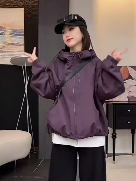 初秋装休闲短款冲锋衣外套女秋季新款2025爆款小个子薄款连帽夹克