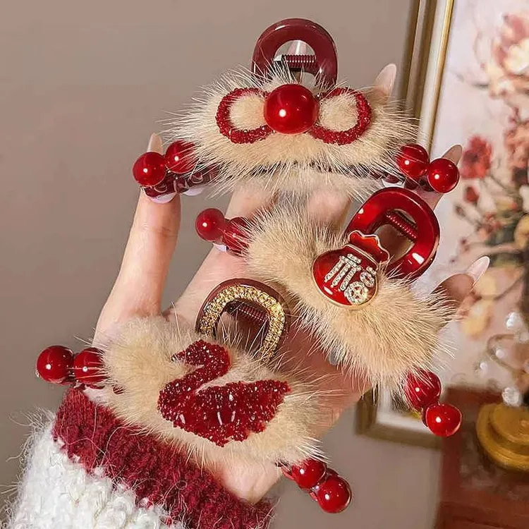 新年红色毛绒抓夹2024年新款发夹后脑勺盘发鲨鱼夹毛毛发抓