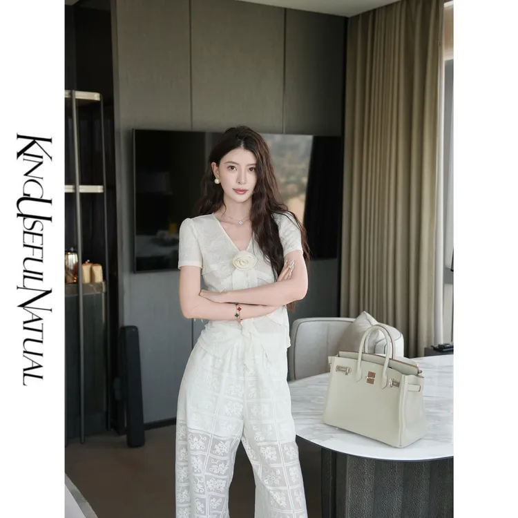 KUN【珍妮公主】实穿显瘦 提花花边可拆卸手工花气质V领短袖上衣夏