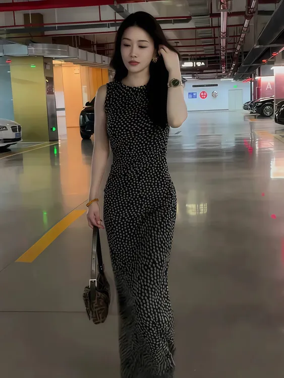 法式复古印花波点背心连衣裙女2025夏季新款修身显瘦收腰无袖长裙