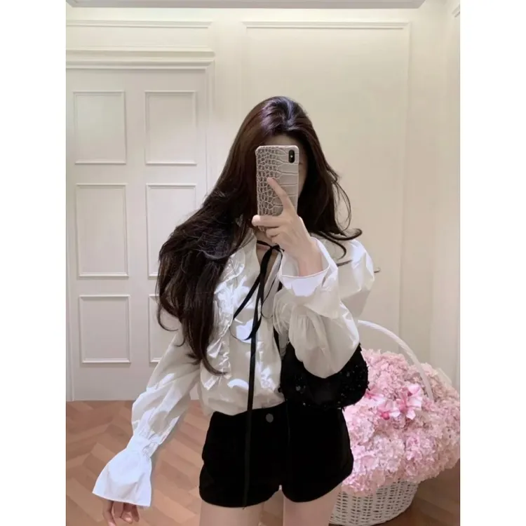 甜美减龄感设计感系带V领衬衫上衣女名媛风气质长袖衬衣休闲短裤