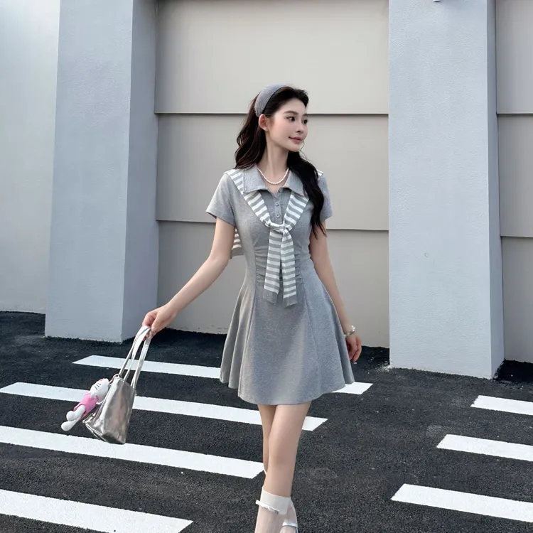拉夏贝尔气质学院风polo领连衣裙女夏季新款设计感收腰减龄短裙子