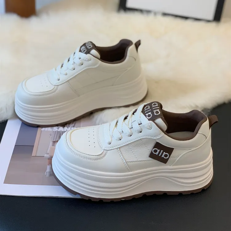 厚底增高显瘦舒适简约百搭小白鞋女2025年秋冬新款百搭超火休闲鞋
