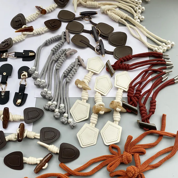 毛呢大衣金属皮对扣高档羊绒皮扣羊羔绒搭扣新款皮革衣领装饰纽扣