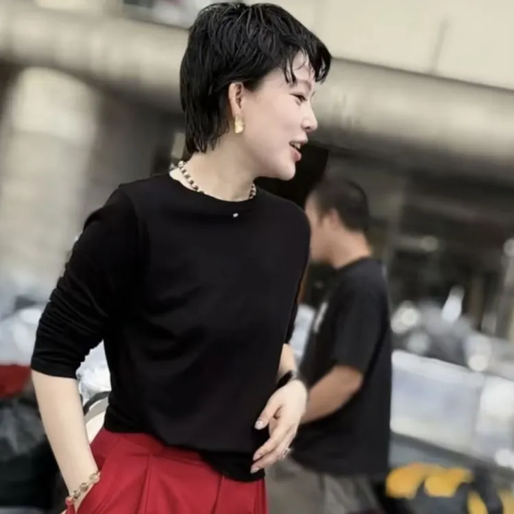 《回购再回购顶配T》秋季032女装圆领长袖T恤衫女士纯色百搭休闲