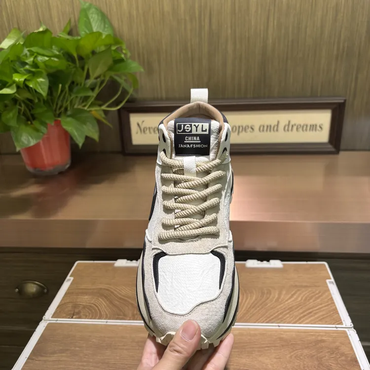 【皮鞋码】早春新款皮面系带网红个性舒适轻便洋气男款潮鞋