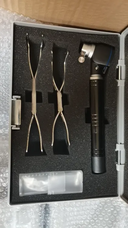 南韩鹰眼灯照亮维修探针