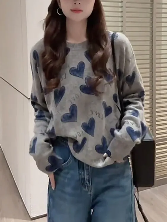 简约时尚松驰感慵懒风爱心字母灰色针织衫秋季高级感甜美减龄穿搭