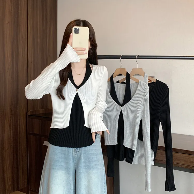 2025秋装新款胖mm大码女设计感撞色假两件挂脖针织上衣 72015