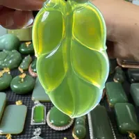 颈饰未镶嵌和田玉粉绿猫眼碧玉大叶子