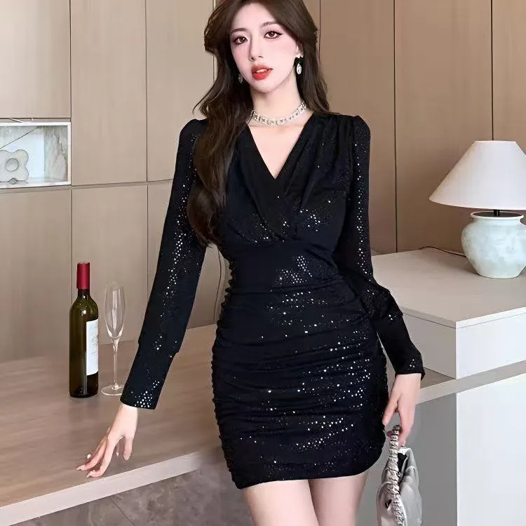 2025年新款流行爆款弹力连衣裙新款闪亮V领包臀裙遮肉百搭裙