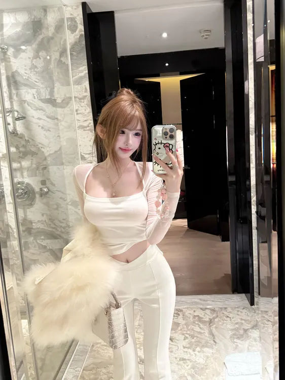 TUTU【欲感磁场】简约新款轻薄百搭修身网纱拼接长袖T恤上衣#CT1223