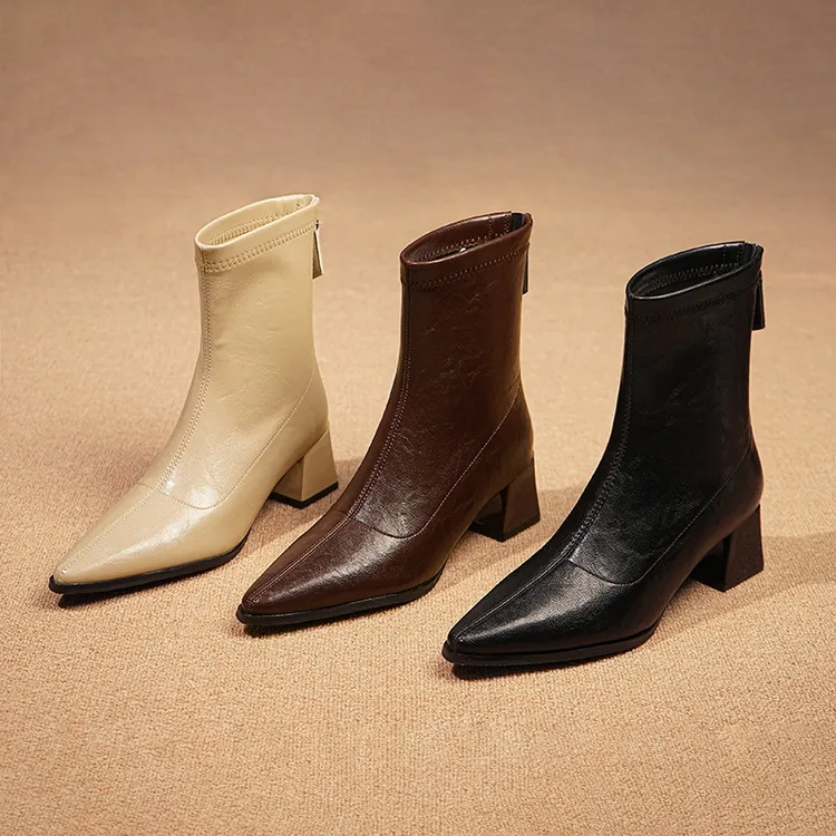 真皮棕色低跟时尚2025新款尖头短靴英伦气质御姐范精致洋气小短靴